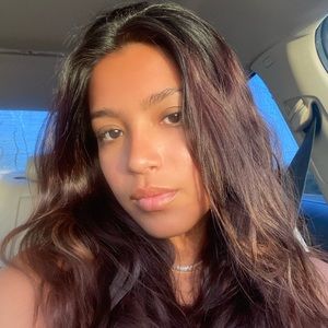 Meet your Posher, Nadia